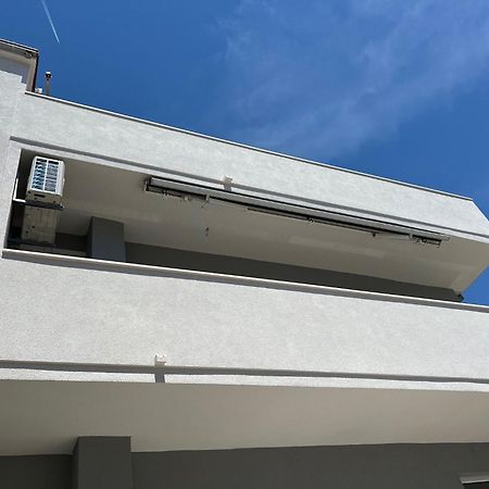 Apartments Milica Kaštela Kültér fotó