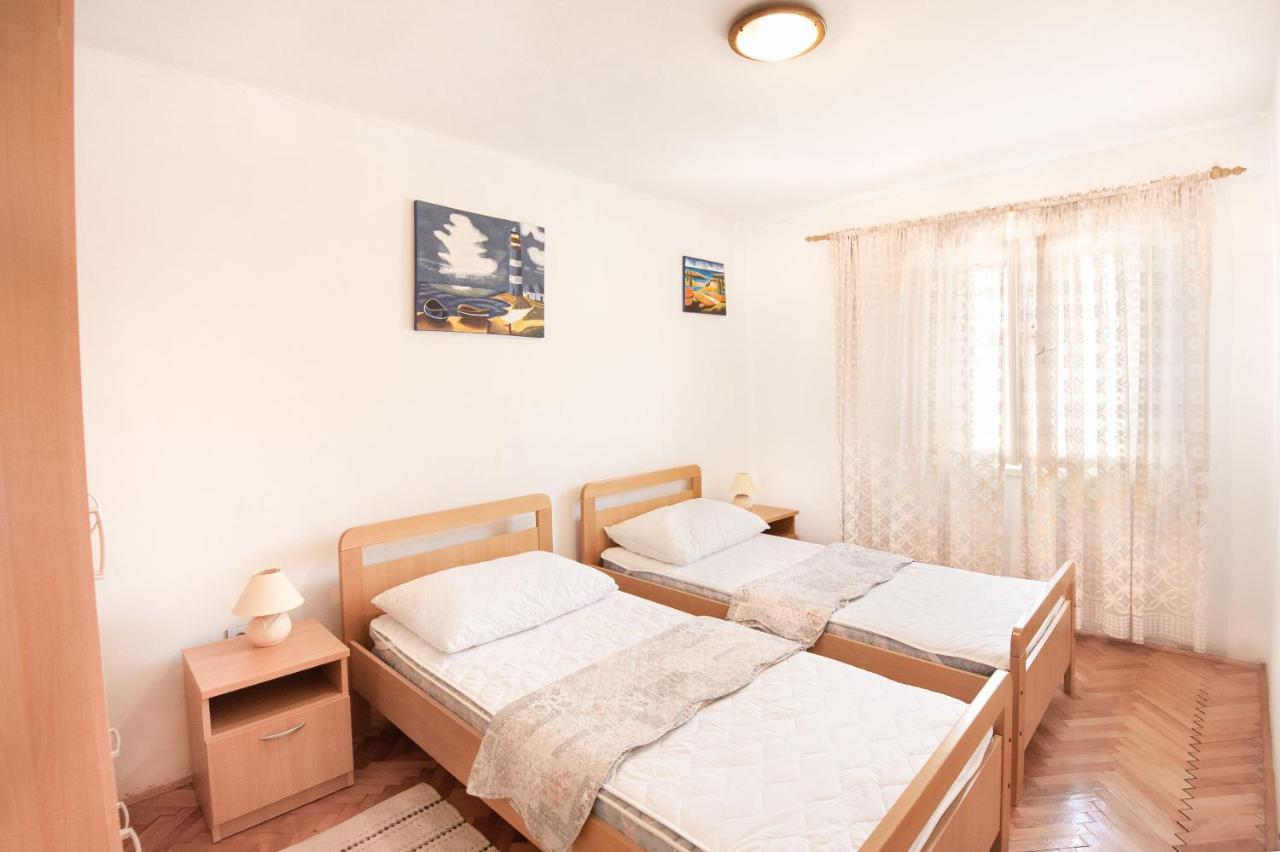 Apartments Milica Kaštela Kültér fotó