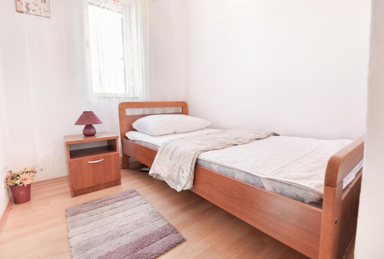 Apartments Milica Kaštela Kültér fotó