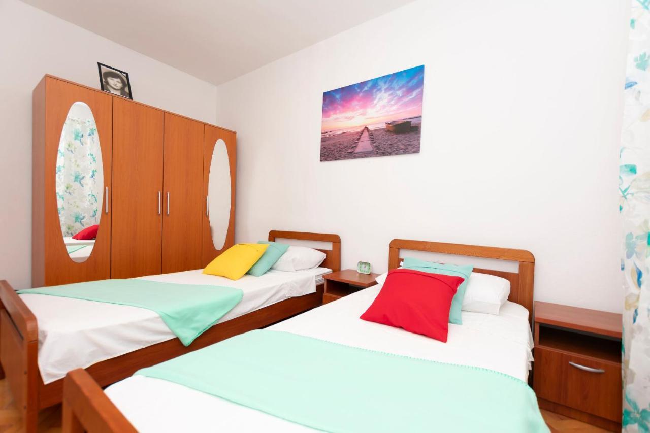 Apartments Milica Kaštela Kültér fotó